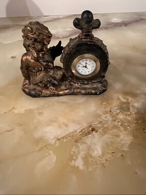 Vintage Cherub Decor Clock - Bronze Finish
